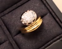 Bague Dua Lipa Style en Or Massif 18K, Diamant de Laboratoire 3/8 ct, Série Archivée aux Enchères, Collection Haute Joaillerie