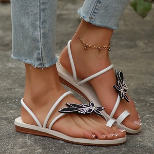 Novedad de verano, chanclas con punta de hoja de arce para mujer, suela blanda antideslizante, cómodos zapatos de playa, zapatillas de mujer a la moda al por mayor - Product Image 2