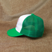 Cappello Trucker a 6 Pannelli con Logo Personalizzato Ricamato, Traspirante e Parasole, Produzione all'Ingrosso