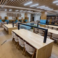 Lampe de lecture de bureau au design moderne et épuré, CRI 95 élevé, anti-éblouissement profond, barre longue pour les établissements de formation, les bibliothèques scolaires