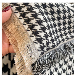 Écharpe en cachemire avec pompons, couverture <span class=keywords><strong>pied</strong></span>-<span class=keywords><strong>de</strong></span>-<span class=keywords><strong>poule</strong></span> au design <span class=keywords><strong>de</strong></span> luxe, <span class=keywords><strong>poncho</strong></span> d'hiver, enveloppes chaudes, châles, écharpe pashmina pour femme, vente en gros - Product Image 6