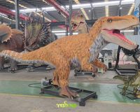 Dinosaure animatronique grandeur nature, réaliste et plumeux, Yutyrannus, pour exposition dans un parc d'aventure