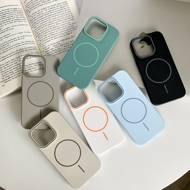 Matte Magnetic Silicone Phone Case for iPhone 17 Pro Max Simple Skin Texture Pure Color Anti-Drop Protective Cover for iPhone 16