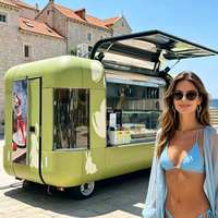 Restaurant mobile en conteneur, camion de restauration, servant des cornets de glace, conduisible.