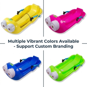 Luge de Noël pour enfants style Minion avec yeux de dessin animé, en plastique, avec poignée de frein, certifiée CE EN71, en PEHD, capacité 120 kg, jouet d'extérieur hivernal - Product Image 2