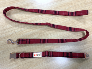Ensemble collier et laisse pour chien <span class=keywords><strong>en</strong></span> <span class=keywords><strong>laine</strong></span> tweed de luxe avec boucle <span class=keywords><strong>en</strong></span> or rose, rubans à motifs rayés et fonction de libération rapide - Product Image 4