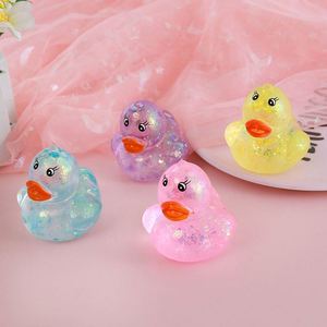 Canard en caoutchouc à presser le plus vendu – Jouet créatif anti-stress à paillettes dorées - Product Image 1