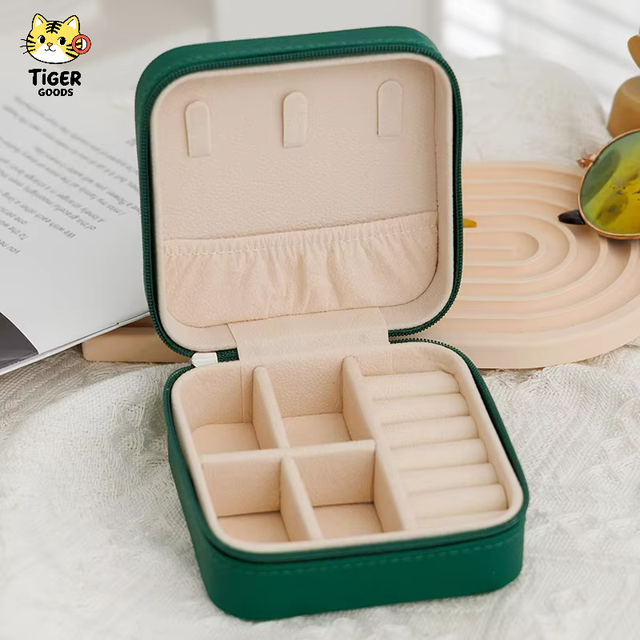 Small Size Portable Travel Jewelry Box Organizer Display Case for Girls Women Gift Rings Earrings Necklaces Storage Box