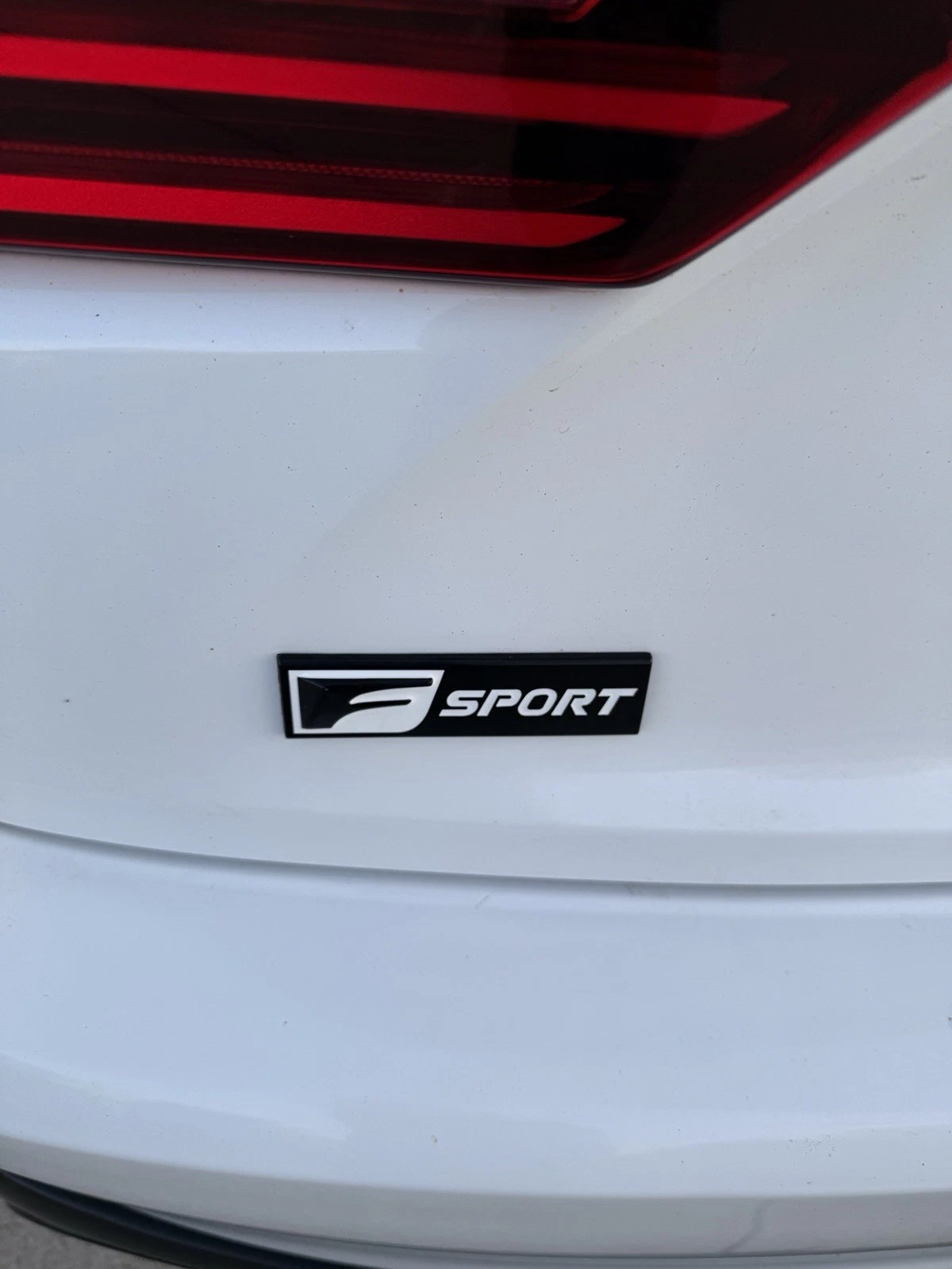 Emblème de garde-boue F-sport rectangulaire