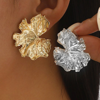 Nouvelle arrivée en gros coréen pas cher métal 3D grosse feuille boucles d'oreilles fleur grandes boucles d'oreilles or Floral boucles d'oreilles pour les femmes