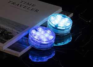 Lampe LED de plongée télécommandée, lampe de piscine RGB multicolore, lampe sous-marine créative, rechargeable par USB, lampe étanche pour aquarium - Product Image 3
