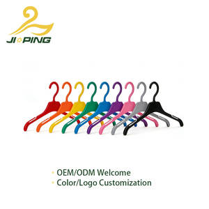 ไม้แขวนเสื้อขายส่งขนาด 25 ซม. ไม้แขวนเสื้อพลาสติกอเนกประสงค์ เป็นมิตรกับสิ่งแวดล้อม สำหรับแขวนเสื้อผ้าเด็กและทารก สามารถปรับแต่งได้ - Product Image 4