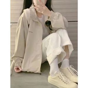 Veste zippée oversize à col montant pour femme, luxueuse et confortable - Vêtement d'extérieur décontracté minimaliste avec couleur et patchs personnalisables - Product Image 2