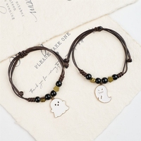 Bracelets de perles tendance style vintage effrayant pour Halloween, bracelets superposés à breloques multiples de sorcières et chauves-souris pour fête costumée