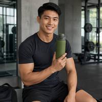 Bouteille de sport isotherme de luxe YEKEA 720 ml en acier inoxydable avec couvercle à clapet verrouillable et anti-fuite – Vente en gros