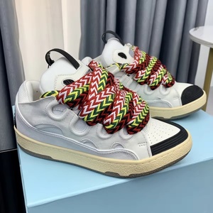 รองเท้าบอร์ดสไตล์เรโทรคุณภาพสูง ดีไซน์เนอร์ LANV สำหรับผู้ชายและผู้หญิง พื้นหนา สีสันสดใส รองเท้าผ้าใบหนังลำลองแบบแพลตฟอร์ม - Product Image 4