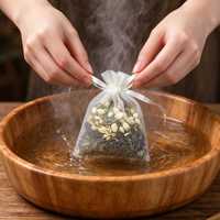 Natürliches Badesalz mit gemischtem getrocknetem Rosenduft, erfrischendes Aroma-Salzbeutelchen, Spa-Badekur, Private Label OEM ODM Körperpflege
