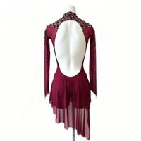 Robe de patinage artistique pour filles, bordeaux, col montant, manches longues, dos ouvert, ornée de strass, jupe asymétrique, pour compétition