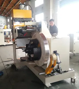 Avvolgitore automatico della stagnola del trasformatore della saldatura a freddo dell'avvolgitore della lamina di rame per la fabbricazione della bobina