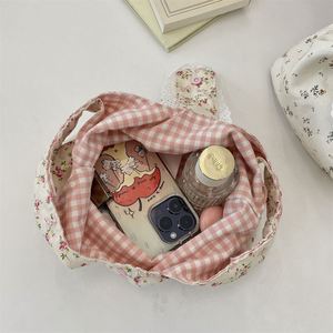 Sac fourre-tout à imprimé floral mignon, petit sac à main pour le travail, sac à main d'été pour femmes, sac à poignet de style coréen - Product Image 4