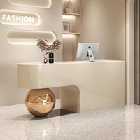 Comptoir de réception incurvé de luxe sur mesure, salon de beauté, noir et blanc, MDF, comptoir de caisse, comptoir d'accueil pour boutique de mode, magasin de vêtements