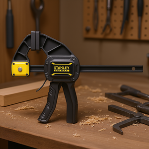 Abrazadera en L Stanley Fatmax de 12 Pulgadas, Abrazadera de Acero Resistente para Trabajos en Madera y Metal - Product Image 3