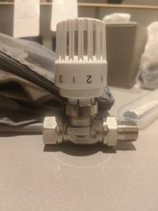 <span class=keywords><strong>Vanne</strong></span> mitigeur de <span class=keywords><strong>radiateur</strong></span> <span class=keywords><strong>thermostatique</strong></span> moderne 220V Vannes de chauffage radiant en laiton Kits de chauffage par le sol 3 ans de garantie pour appartement - Product Image 4