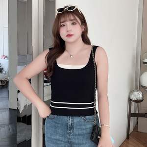 Chaleco de Punto con Bloques de Color Runqi N8652, Talla Grande para Mujer, Top sin Mangas, Beige y Negro, Tela de Poliéster, Estilo Adulto - Product Image 4