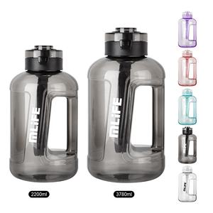 Logo personnalisé sans BPA 2L pour <span class=keywords><strong>Shaker</strong></span> Bottle 20oz Gym Protein <span class=keywords><strong>Shaker</strong></span> pour Camping Eau bouillante Applicable - Product Image 1