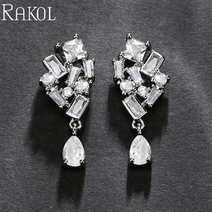 Pendientes de Diseño Elegante RAKOL EP5551 con Circonita Cúbica Esmeralda Encantadora, Joyería de Moda Chapada en Rodio para Mujer, Pendientes de Declaración para Boda - Product Image 5