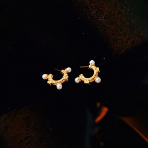 Pendientes de Perlas de Acero Inoxidable 316L con Baño de Oro PVD, Joyería Sostenible y Resistente para Mujer, Accesorio de Moda - Product Image 3