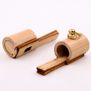 Fischietto Nostalgico in Bambù Fatto a Mano, Patrimonio Culturale Immateriale, Flauto Sonoro Speciale per l'Addestramento e il Richiamo degli Uccelli - Product Image 4