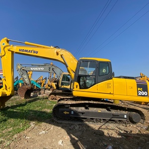 รถขุดไฮดรอลิกแบบตีนตะขาบ Komatsu PC200 มือสอง ใช้งานน้อย ประหยัดน้ำมัน ค่าใช้จ่ายต่ำ เหมาะสำหรับงานก่อสร้าง - Product Image 1