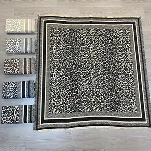 पैटर्न जैक्वार्ड स्कार्फ 130*130 सेमी स्क्वायर कश्मीरी स्कार्फ फैक्टरी मूल्य यूरोपीय और अमेरिकी शैली तेंदुए