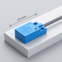 Capteur de proximité capacitif PNP Q18C avec protection contre les courts-circuits inférieurs à 5 %, fréquence de commutation 100 Hz, indicateur LED
