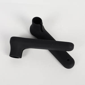 Housse de protection en Silicone pour poignée de porte, design minimaliste noir, Installation facile pour portes de sécurité de chambre à coucher et de salle de bain - Product Image 4