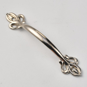 Antique Style Zinc Alloy Furniture Handle Bar Drawer Pull Traditional Design Durable - Product Image 3