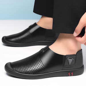 Chaussures décontractées pour hommes en cuir uni à enfiler, semelle extérieure en caoutchouc, fond plat, style minimaliste ajouré, pour l'été et l'automne - Product Image 6