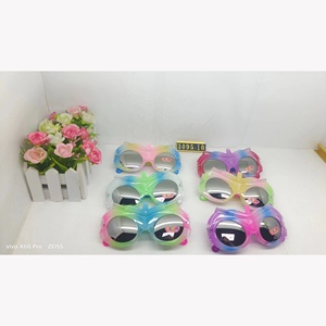 Enfants carré encadré bling arc-en-ciel lunettes <span class=keywords><strong>de</strong></span> soleil mode bébé pare-soleil lunettes <span class=keywords><strong>de</strong></span> soleil logo personnalisé enfants filles mélange couleur lunettes <span class=keywords><strong>de</strong></span> soleil - Product Image 4