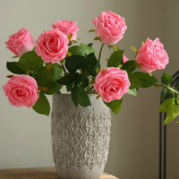 Fleur artificielle à tige unique réaliste de haute qualité en gros, toucher réel, rose rouge pour la décoration de la maison, arrangement floral