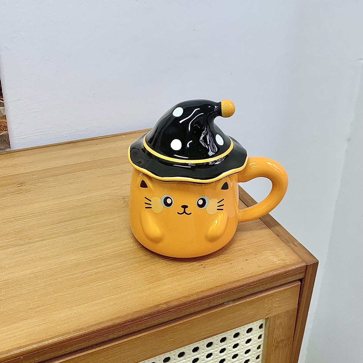 สีเหลือง