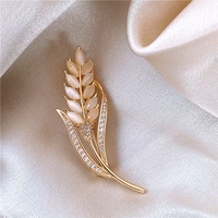 Broches de luxe pour femmes avec nœud en cristal, broches vintage plaquées or avec perles pour mariage, bijoux de mode, broches pour cadeaux de fête