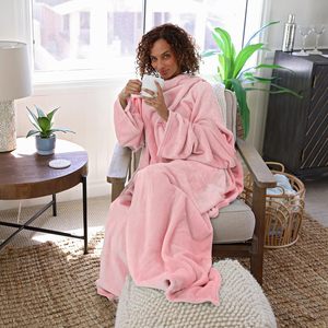 Robe portefeuille en vison tricoté doux et confortable, couverture portable d'hiver rose moderne avec manches et poche pour femmes et hommes - Product Image 5