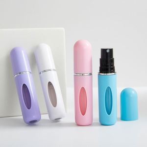 Botella de Perfume con Tapa Dorada, Cuerpo de Aluminio y Herramienta de Prensado, Diseño Metálico Elegante - Product Image 4
