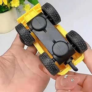 Voiture jouet à inertie Zhiqu avec design magnétique pour grimper les murs, pour une utilisation en extérieur, à partir de 14 ans - Product Image 6