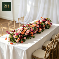 Weiße Rosen mit Grünzeug Künstlicher Langer Blumenläufer für Hochzeitstisch-Dekoration & Gangdekoration