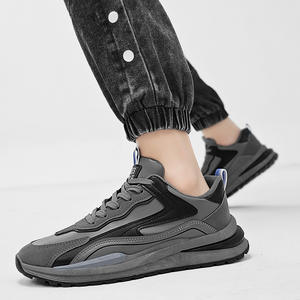 Chaussures de marche décontractées tricotées, respirantes et antidérapantes, vente en gros d'usine à prix abordable. Chaussures de sport originales et tendance pour hommes, anti-odeur - Product Image 1