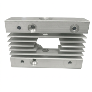 บล็อกยึดอะลูมิเนียมทรงสี่เหลี่ยมผลิตด้วยเครื่อง CNC, ชิ้นส่วนแผ่นยึดแบบเจาะรูหลายรูตามสั่ง - Product Image 4