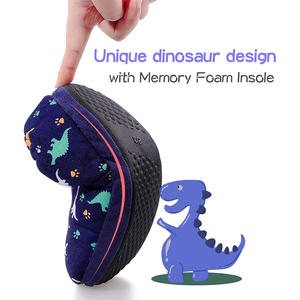 Pantoufles de maison pour garçon avec mousse à mémoire de forme confortable à enfiler avec bande élastique doux et chaud pantoufles de maison de dinosaure pour garçons - Product Image 3