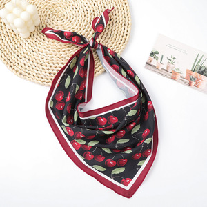 Sciarpa firmata vacanza estiva bandane di ciliegio dolce vacanza ragazze sciarpa triangolare da donna moda foulard in seta - Product Image 5